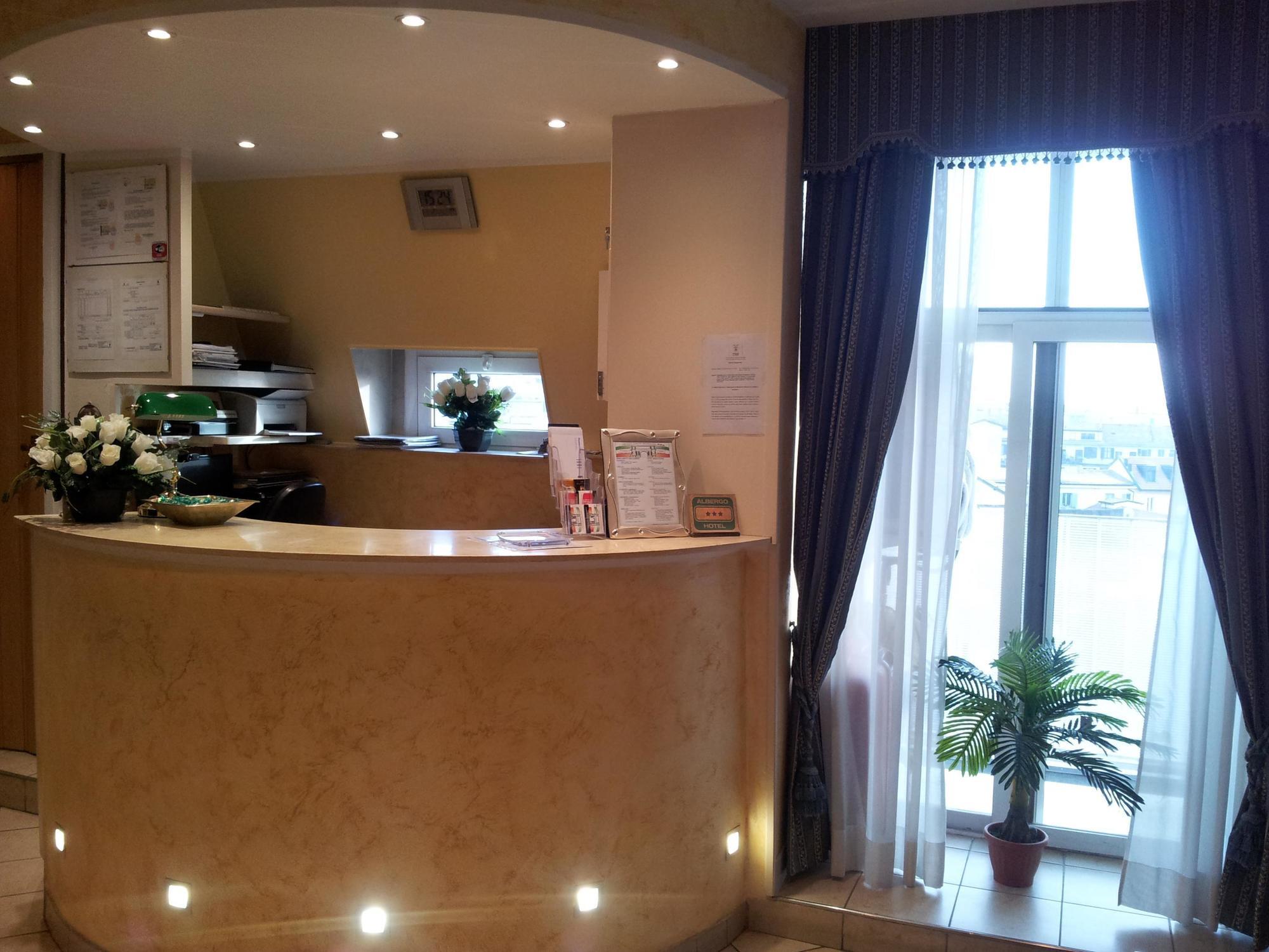 Hotel Arco Romana Μιλάνο Εξωτερικό φωτογραφία